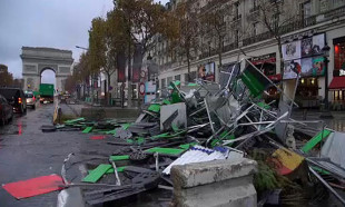  Gösteriler sonrası Paris'te Sarı Yelekliler temizliği