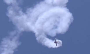  Çin'de akrobasi pilotlarından büyüleyici hava gösterisi