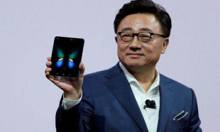 Samsung’un CEO’sundan katlanabilir telefon itirafı