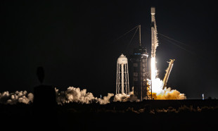 Falcon 9 roketi uzayda: NASA'nın yeni görevi 'kara delik'