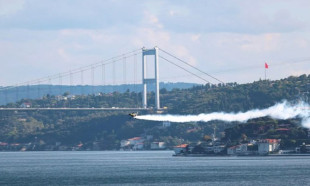 İtalyan gösteri pilotu Dario Costa'dan İstanbul semalarında kutlama