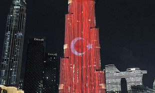 Erdoğan'ın BAE ziyareti öncesi Burj Khalifa'ya Türk bayrağı yansıtıldı