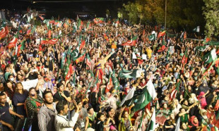 Pakistan'da eski Başbakan İmran Han'ın destekçileri protesto gösterileri yaptı