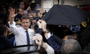 Yumurtadan sonra domates: Macron yine saldırıya uğradı!