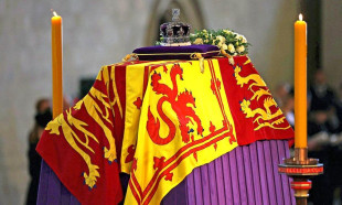 Kraliçe için Westminster Abbey’de cenaze töreni düzenlendi