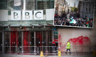 İngiltere ve İsveç'te Filistin'e destek: BBC binası kırmızıya boyandı!