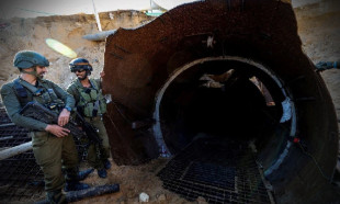 İsrail sınırının hemen dibinde: Devasa Hamas tünelleri!