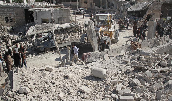 İdlib'de okul bombalandı: 22 çocuk öldü