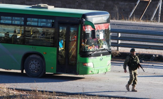 Tahliye otobüsleri yeniden Halep'te