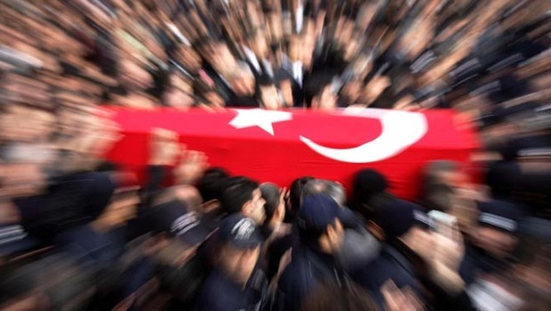 Fırat Kalkanı Harekatı'nda Türk askerine saldırı