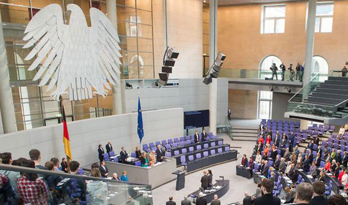 Soykırım iftira metni Bundestag'da