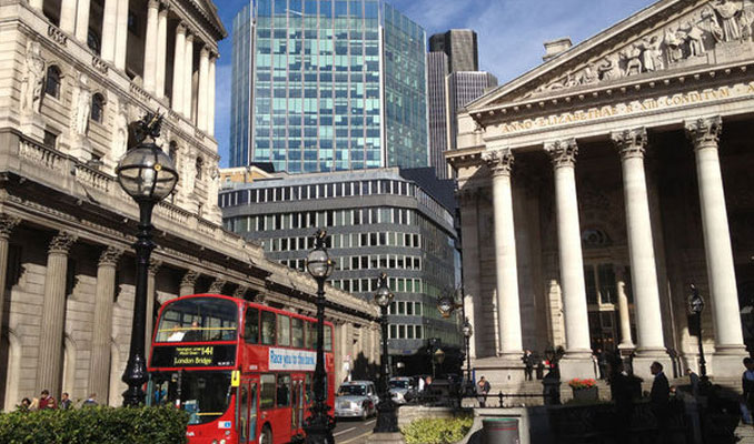 Londra’nın ‘finans merkezi’ koltuğu tehlikede