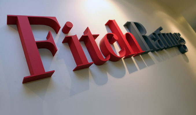 Fitch 3 Türk şirketinin ve 18 bankanın görünümünü negatife çevirdi