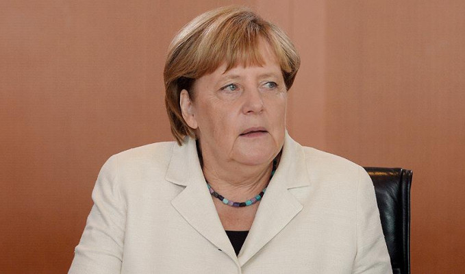 Merkel: Bizim ordumuz meclisimizi bombalasa...