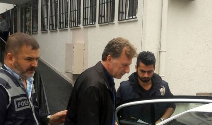 Galatasaraylı eski futbolcu FETÖ'den tutuklandı
