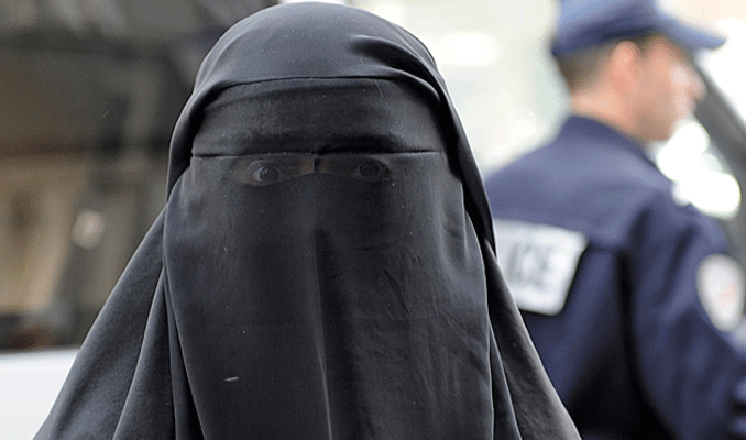 O ülkede burka resmen yasaklandı