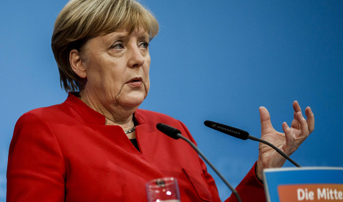 Merkel: Türkiye ile müzakerelerin bitirilmesi istenmiyor