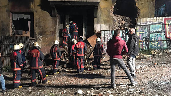 Beyoğlu’nda bina çöktü: 1 ölü