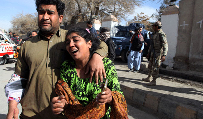Pakistan'da kiliseye intihar saldırısı! Ölü ve yaralılar var