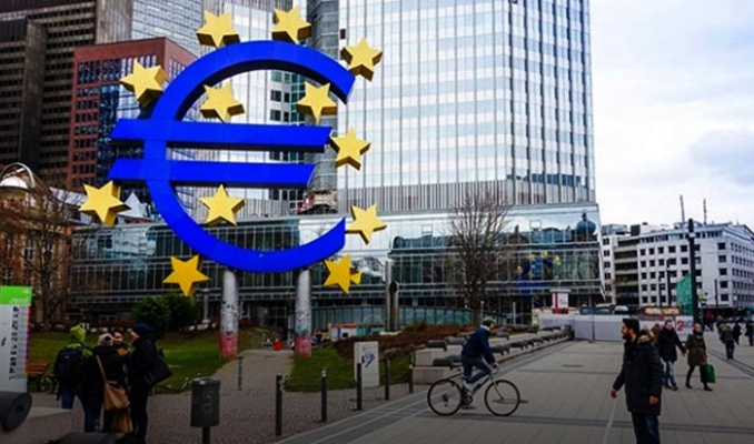Euro Bölgesi 3. çeyrekte yüzde 0.6 büyüdü