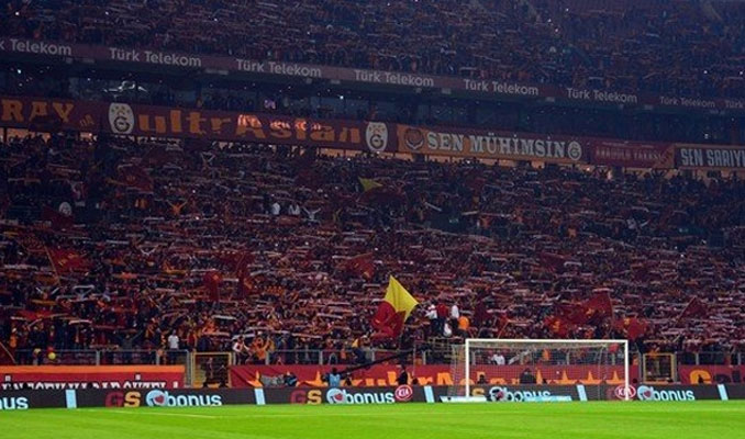Galatasaray taraftarı isyan etti: İstifa!