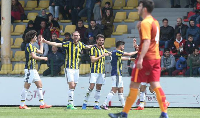 Fenerbahçe ilk derbiyi aldı