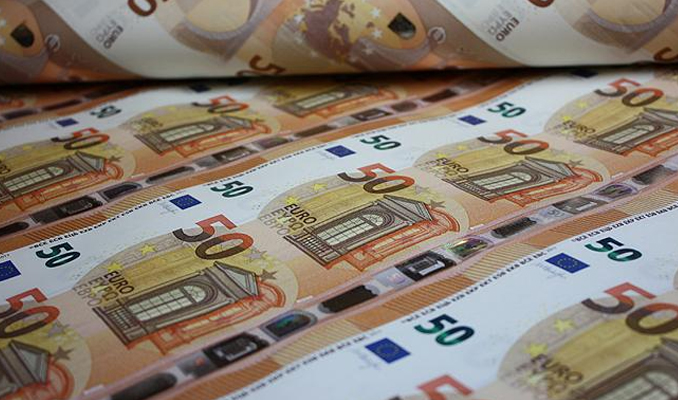 Yeni 50 euroluk banknotlar dolaşıma girdi