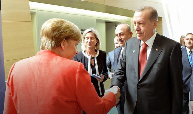 İşte Merkel'in Erdoğan'dan 2 isteği