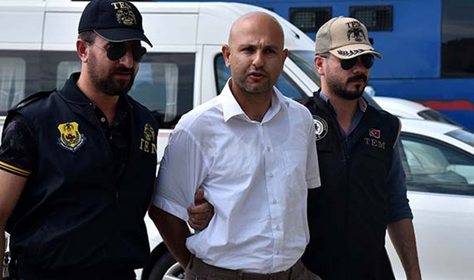 FETÖ'cü terörist polis Antalya'ya tatil yaparken yakalandı