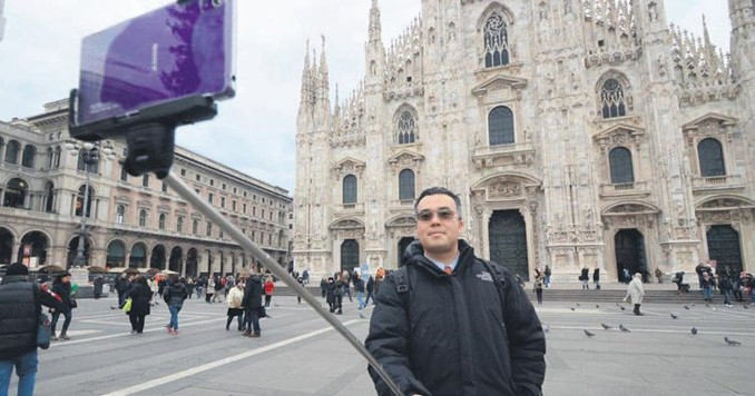 Milano’da selfie çubuğu yasaklandı