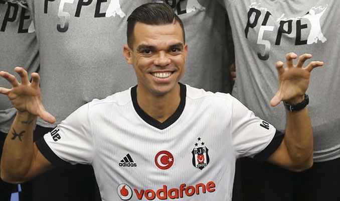 Pepe'nin iki yıllık ücreti Başakşehir'in hediyesi