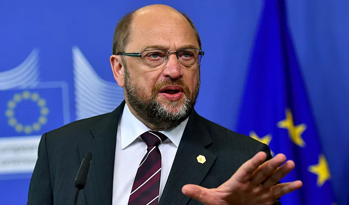 Schulz'dan Merkel'e ikinci düello daveti