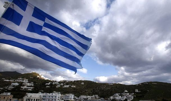 Yunan bankalarına ECB darbesi