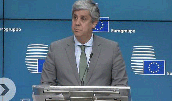 Euro Grubu Yunanistan için 6.7 milyar euro'yu onayladı