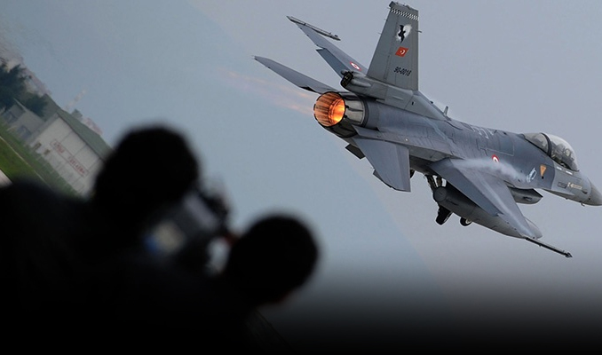 Türkler F-16 ile UFO kovalamış