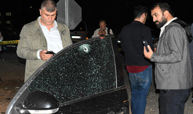 AK Partili Belediye Başkanı'nın oğlu başından vuruldu
