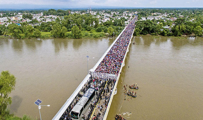 Trump’ın ‘Durdurun’ dediği mülteciler köprüde mahsur kaldı