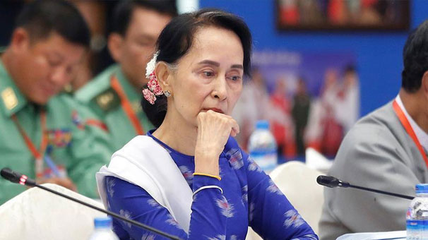 Myanmar Lideri Suu Çii'ye verilen ödül geri alındı