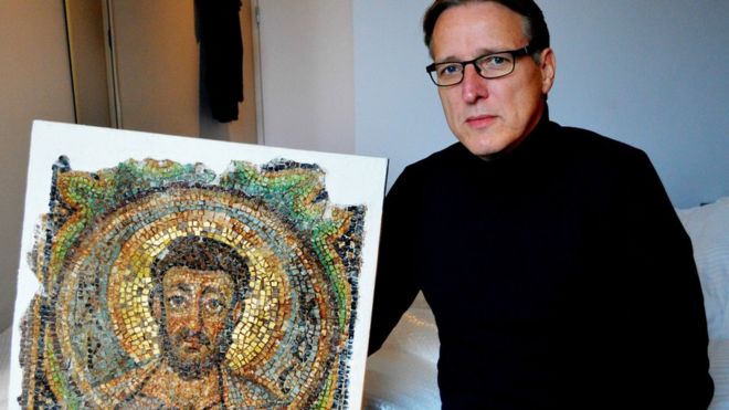 'Sanatın Indiana Jones'u' Kuzey Kıbrıs'tan çalınmış mozaiği buldu