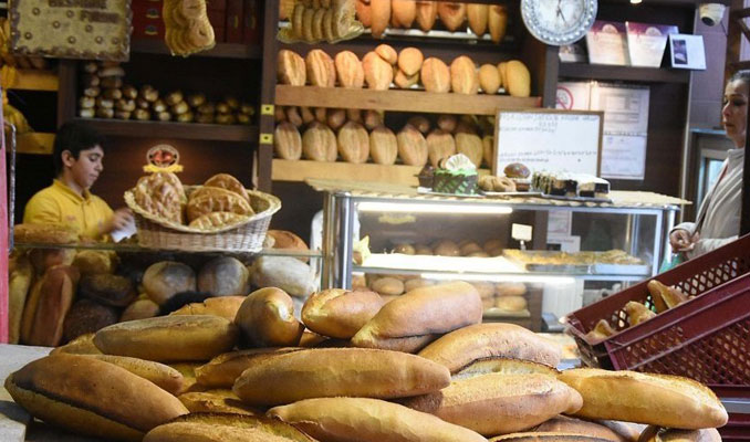 Asgari ücretlinin sofrasından ayda 44 ekmek eksildi