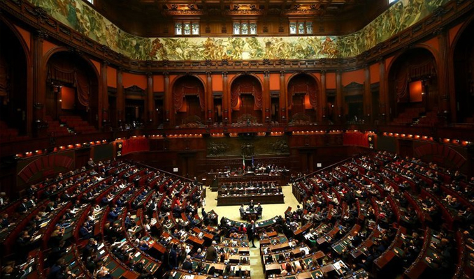 İtalya parlamentosunda cinsel ilişki skandalı
