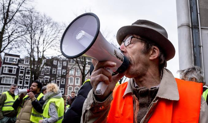 Hollanda'da 'kırmızı yelekliler' eylem yapacak