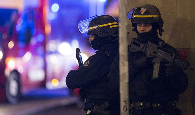 Polis Fransa'da operasyon başlattı