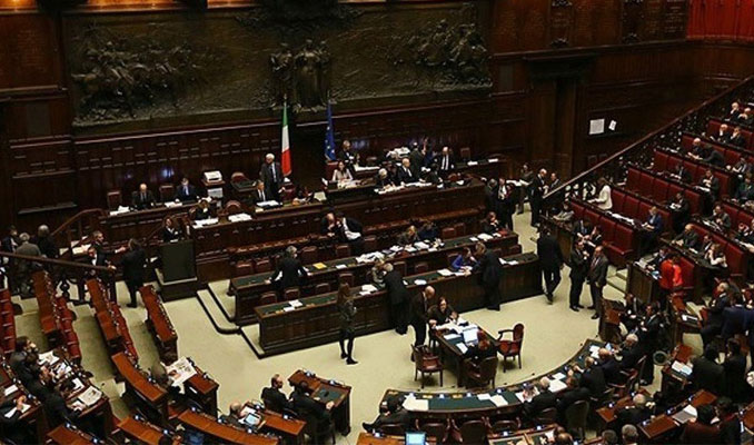 İtalya'da yolsuzluklara karşı yeni yasa