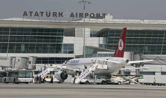 12 yaşındaki çocuk Atatürk Havalimanı'nda aprona girdi