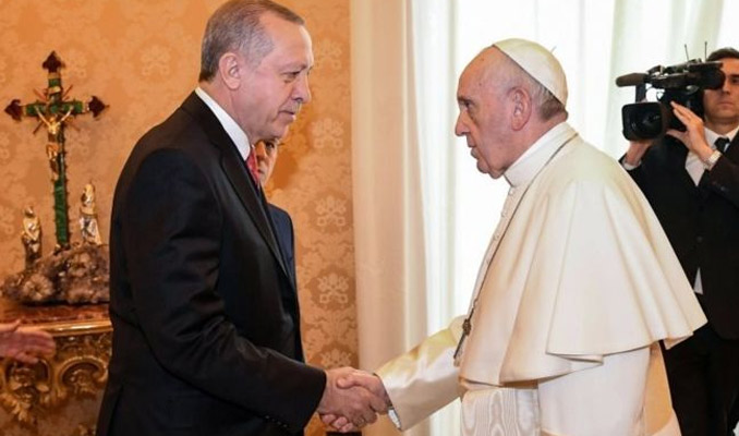 Papa'dan Erdoğan’a anlamlı hediye