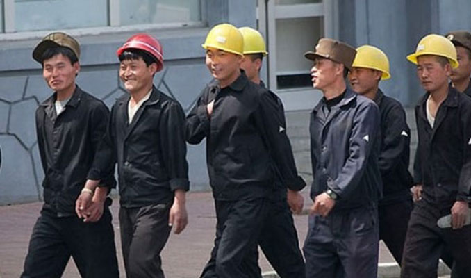 Kuzey Koreli 12 bin işçiyi ülkeden gönderiyor