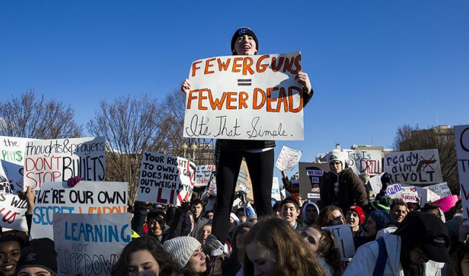 ABD'de binlerce öğrenciden silah protestosu