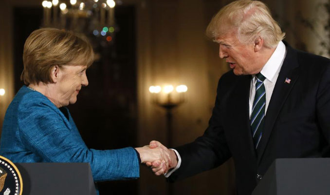 Merkel ve Trump telefonda Putin'in silahını konuştu