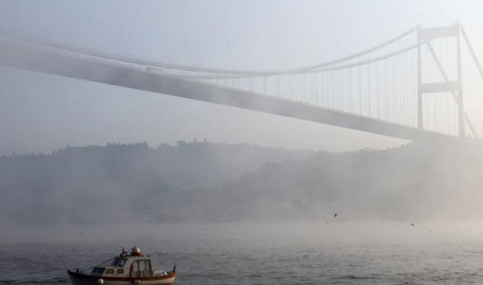 İstanbul Boğazı'nda sis... Tanker geçişi durduruldu
